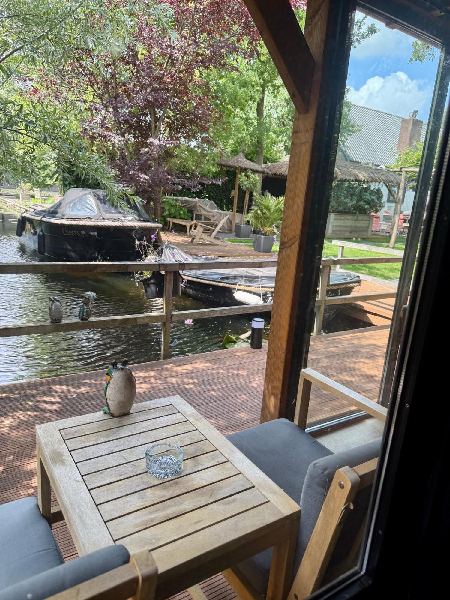Casa Aan De Plas, B&B Met Sauna En Hottub Of Jacuzzi Nieuwkoop Exterior foto